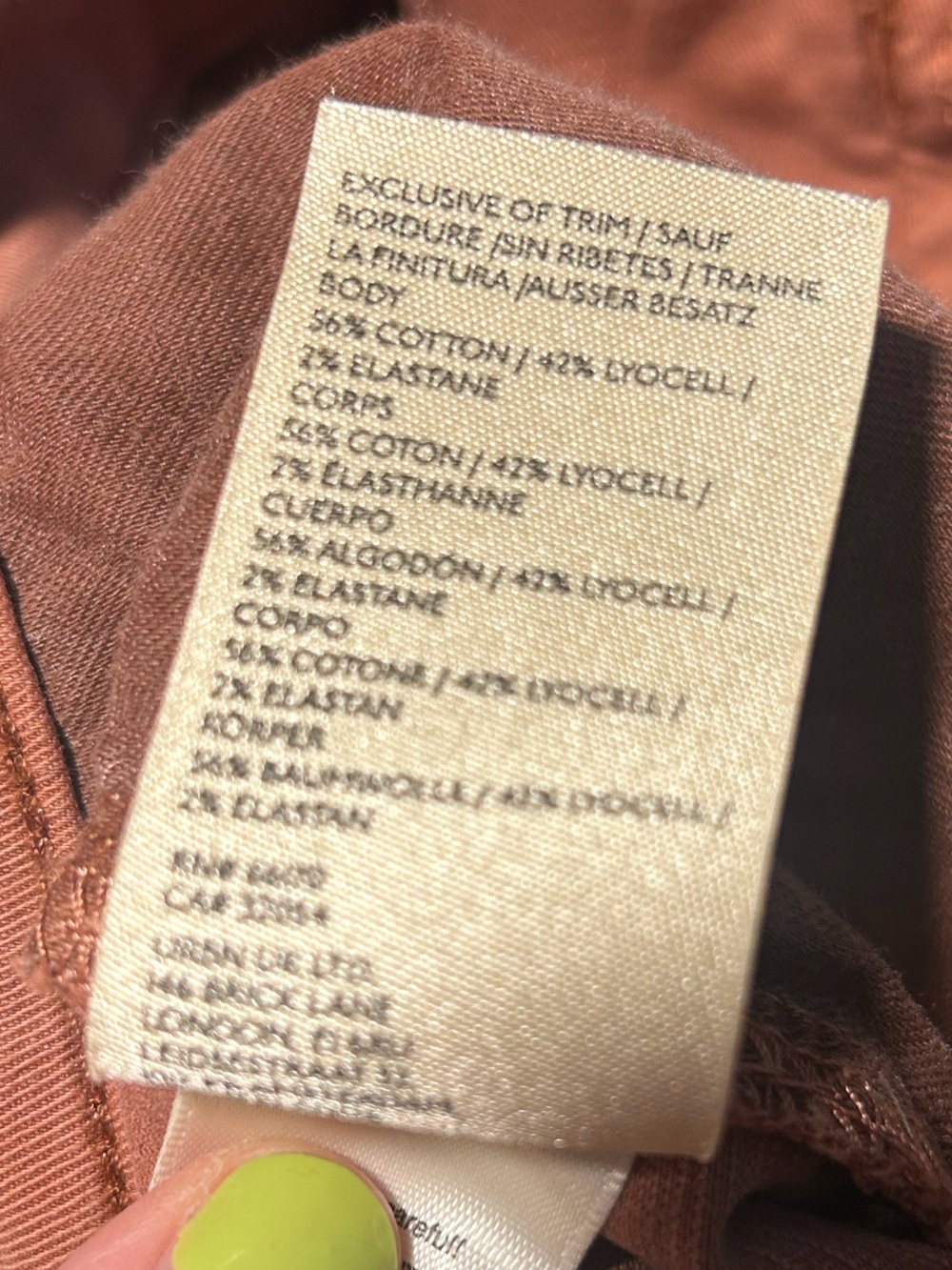 Anthropologie Pilcro High-Rise Cargo Bermuda Cargo Shorts in Rust - Size 29 - Picture 6 of 7